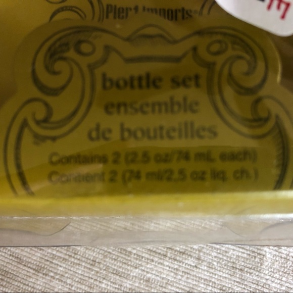 Pier one imports olive oil and vinegar bottles - Picture 4 of 4